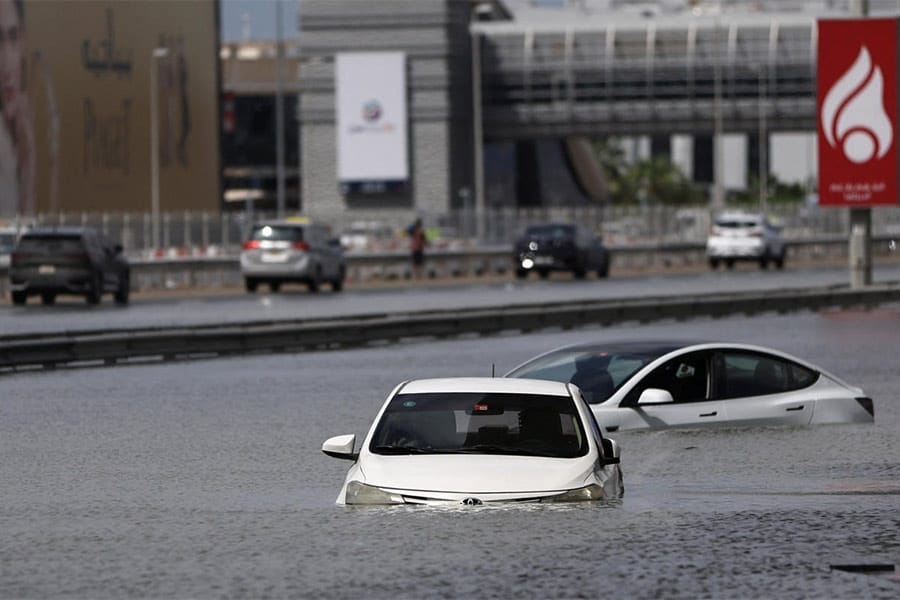 Dubai has sunk! What artificial processes are responsible for the flooding of desert countries?