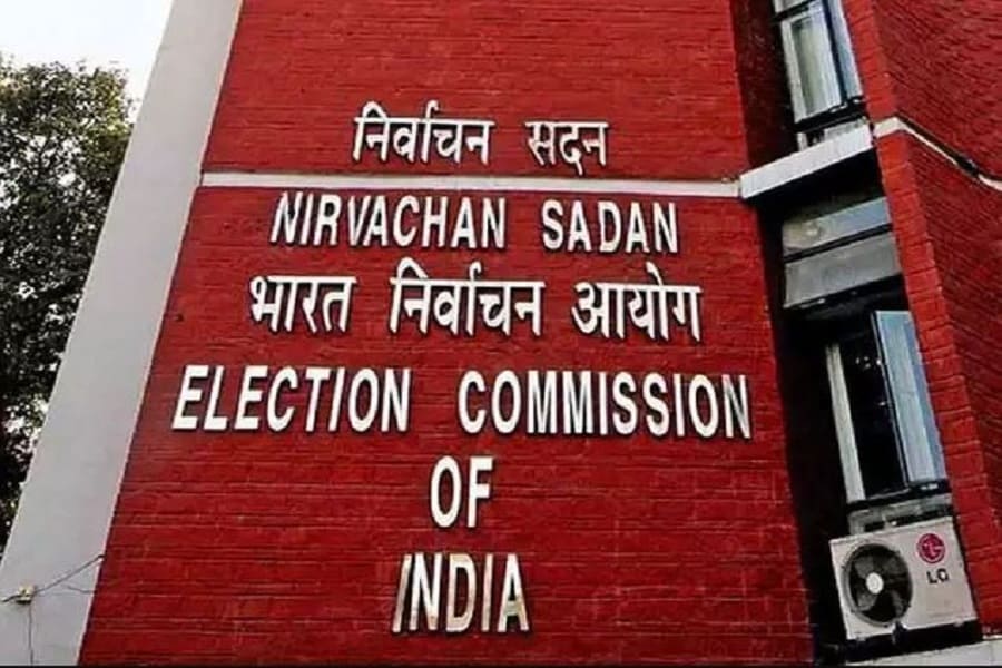 In the middle of the polling phase, the emergency meeting of the Torjod Commission on the counting of votes was held in Kolkata