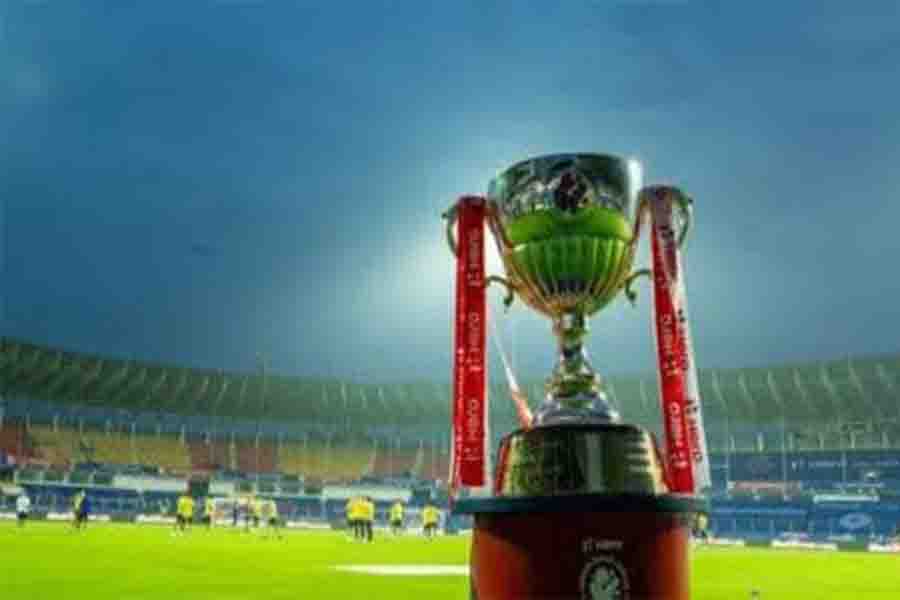 Vacation canceled players, ISL trophy in sight