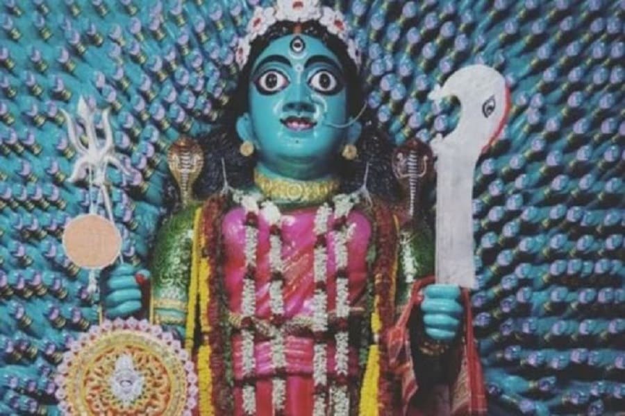 Having heard the name of Thousand Hand Kali, Darun Jagrat wants to see this Kali