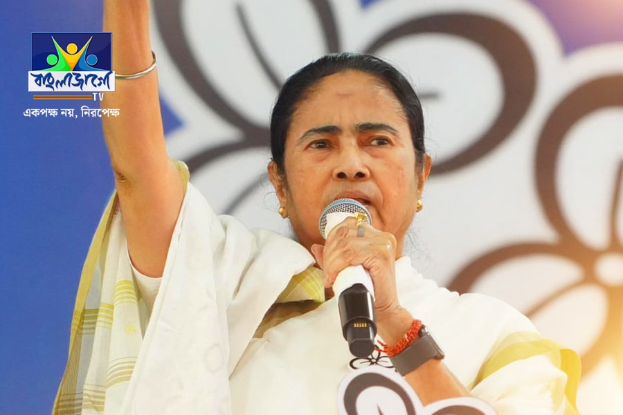 Chief Minister Mamata Banerjee held a double meeting in the middle of the fourth phase of the election