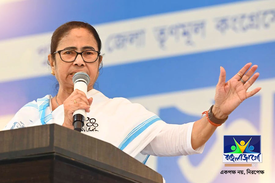 Prime Minister of the country eats people's jobs, Narendra Modi makes people smile - Sarab Mamata