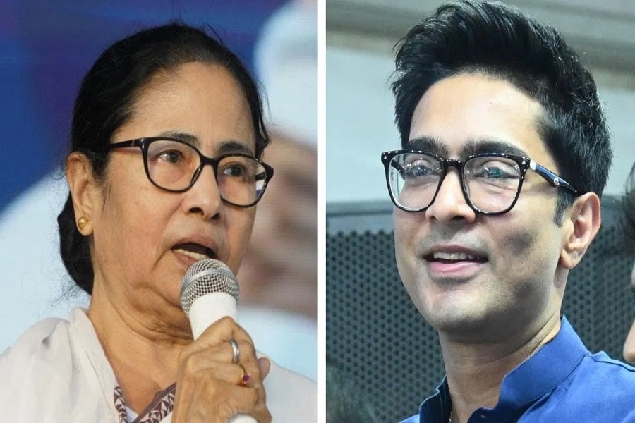 Today, Mamata Banerjee will hold a joint meeting with Abhishek