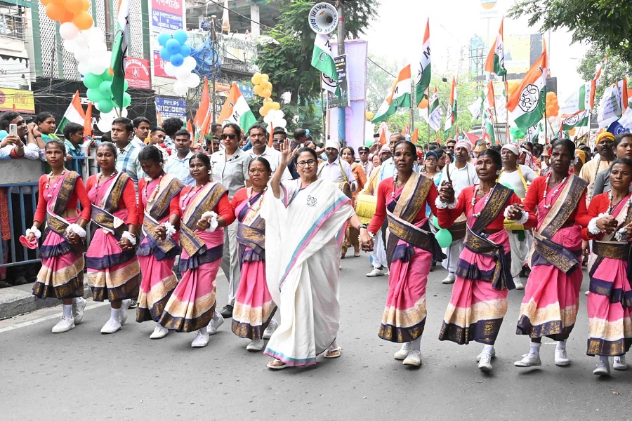 Mamata Banerjee : Mamata's road show in Jangalmahal