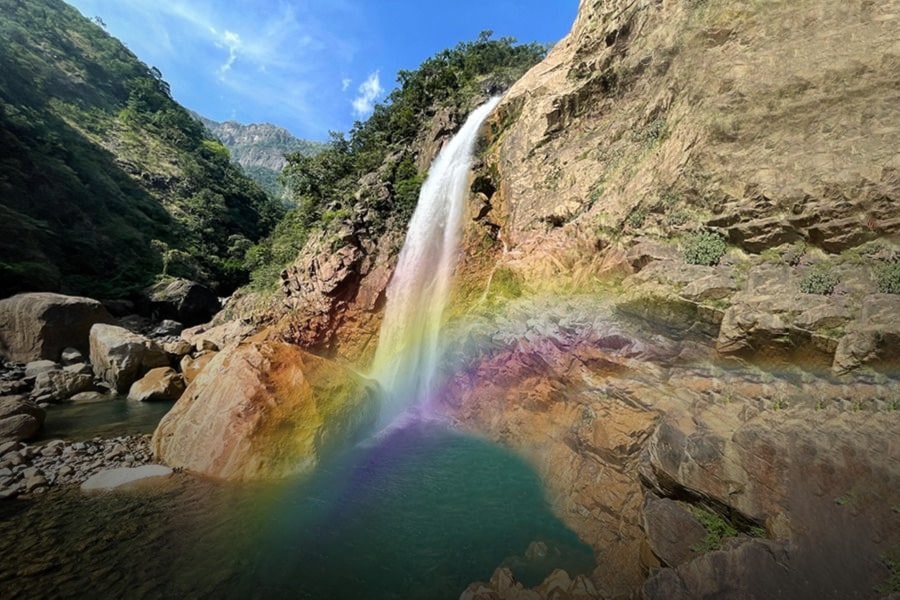 Visit Nongriat Rainbow Falls