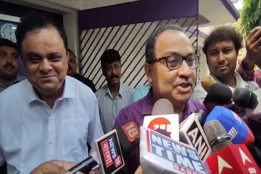 Kunal Ghosh sang after the meeting with Derek, but why?