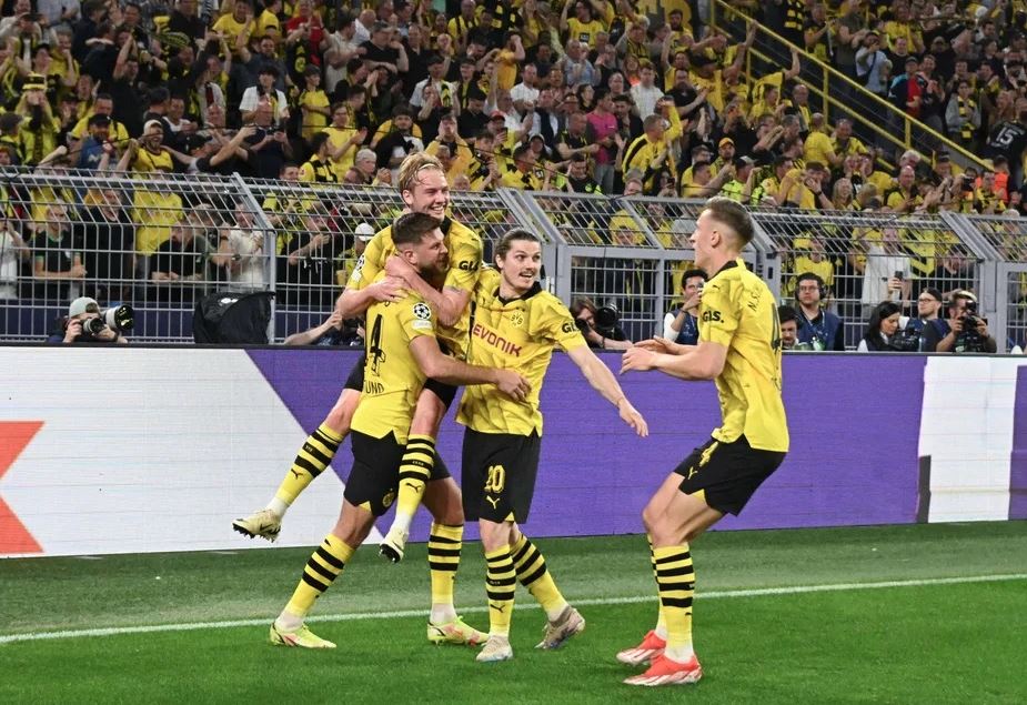 Borussia advance after defeating PSG