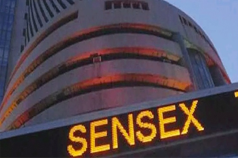 In just 2 hours, 7 lakh 38 thousand crore rupees were deleted from the stock market