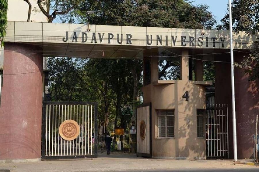 Once again under the headline 'Jadavpur University', the engineering student was harassed on the suspicion of a thief