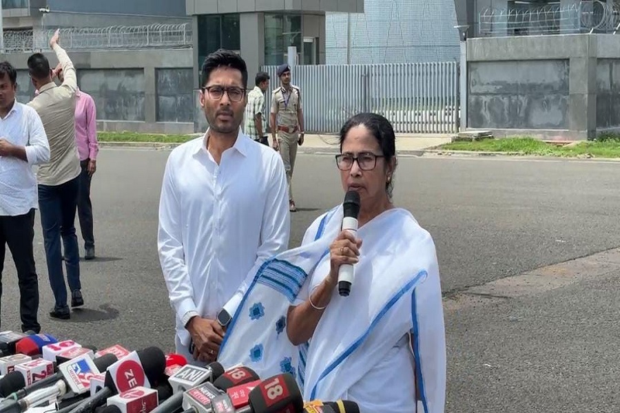 Mamata will attend Niti Aayog meeting, Chief Minister said at Kolkata airport